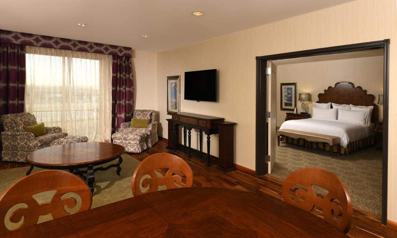 Woolley's Classic Hotel