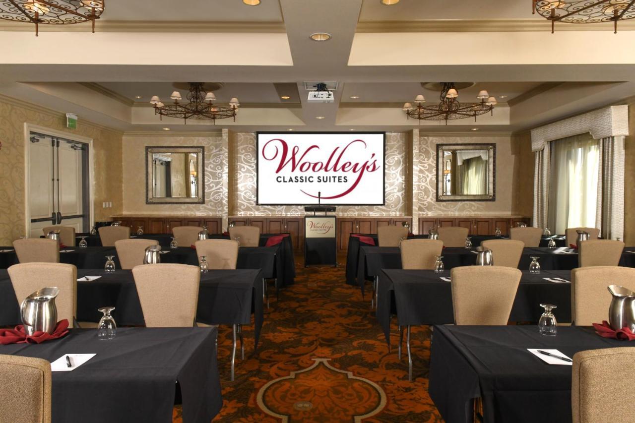Woolley's Classic Hotel Aurora