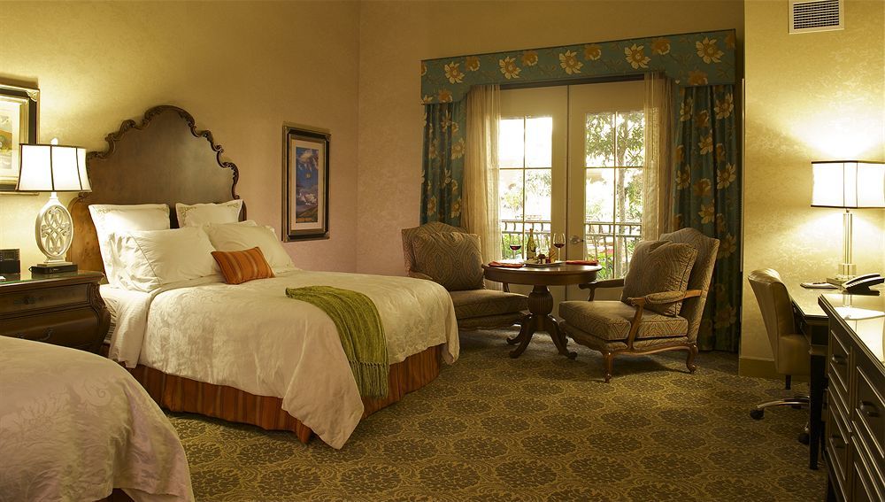 Woolley's Classic 4* Aurora