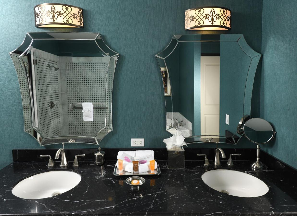 Hotel Woolley's Classic Aurora
