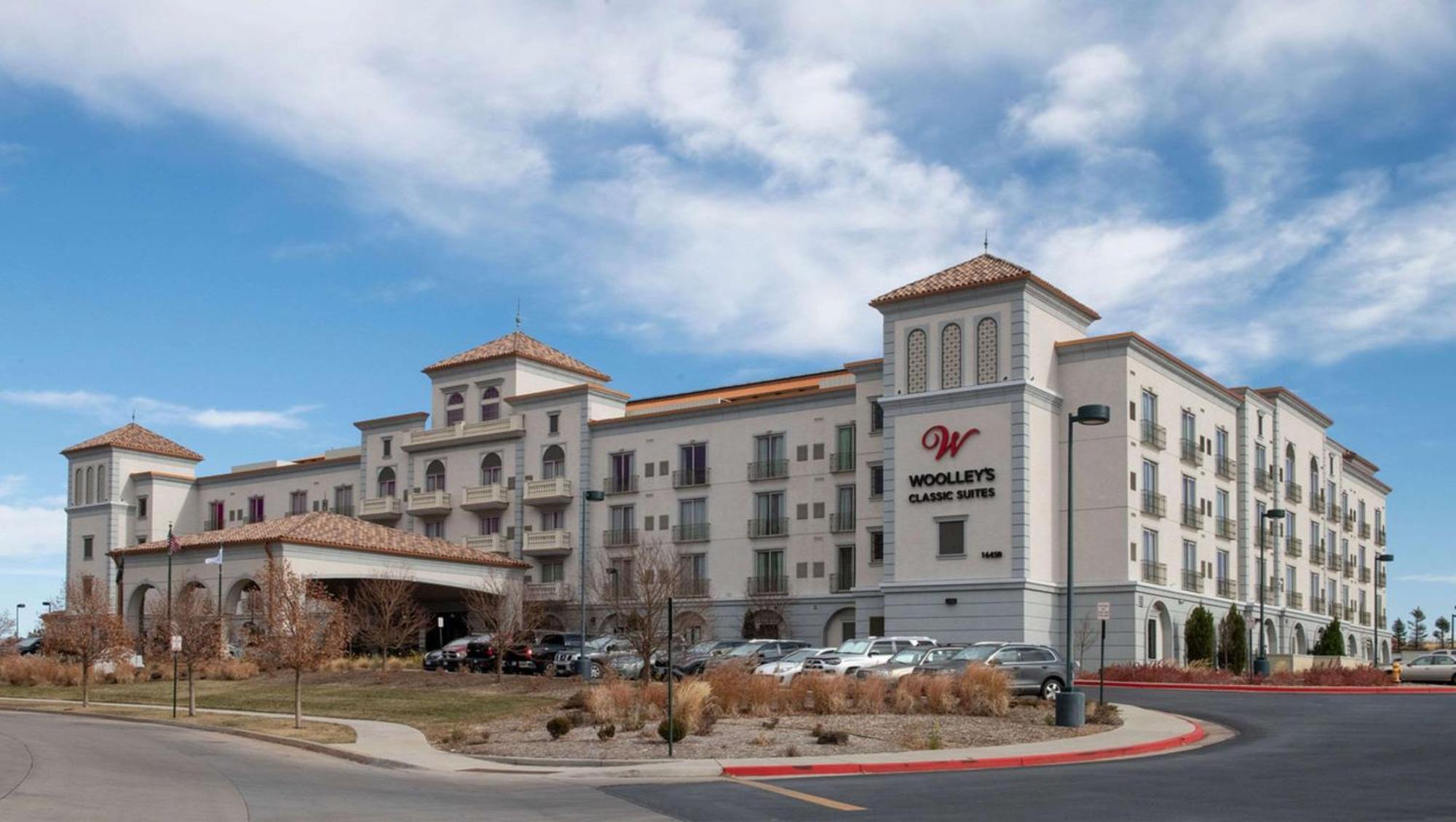 Woolley's Classic Hotel Aurora